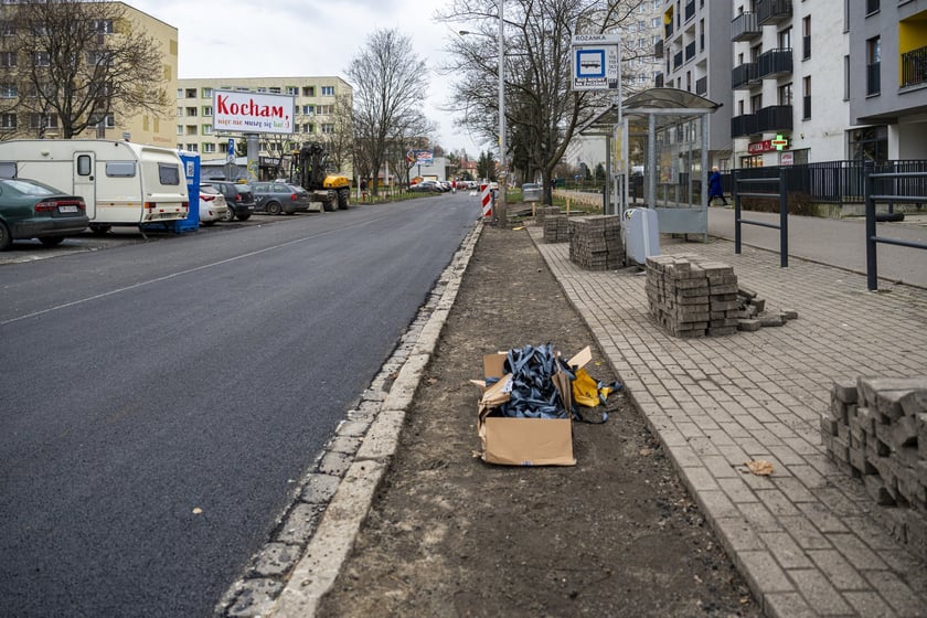 Ulica Bezpieczna w przedostatni dzień remontu